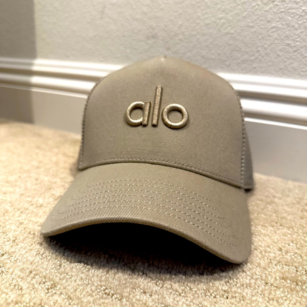 Brand New never worn tan Alo trucker hat
